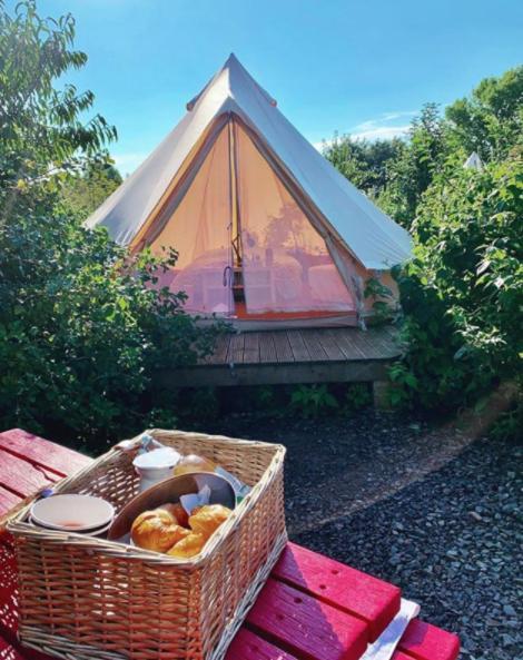 The Holford Arms Chalets And Glamping Hotel Didmarton Eksteriør billede