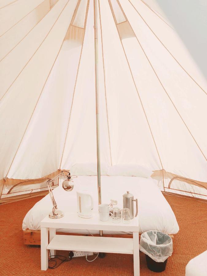 The Holford Arms Chalets And Glamping Hotel Didmarton Eksteriør billede