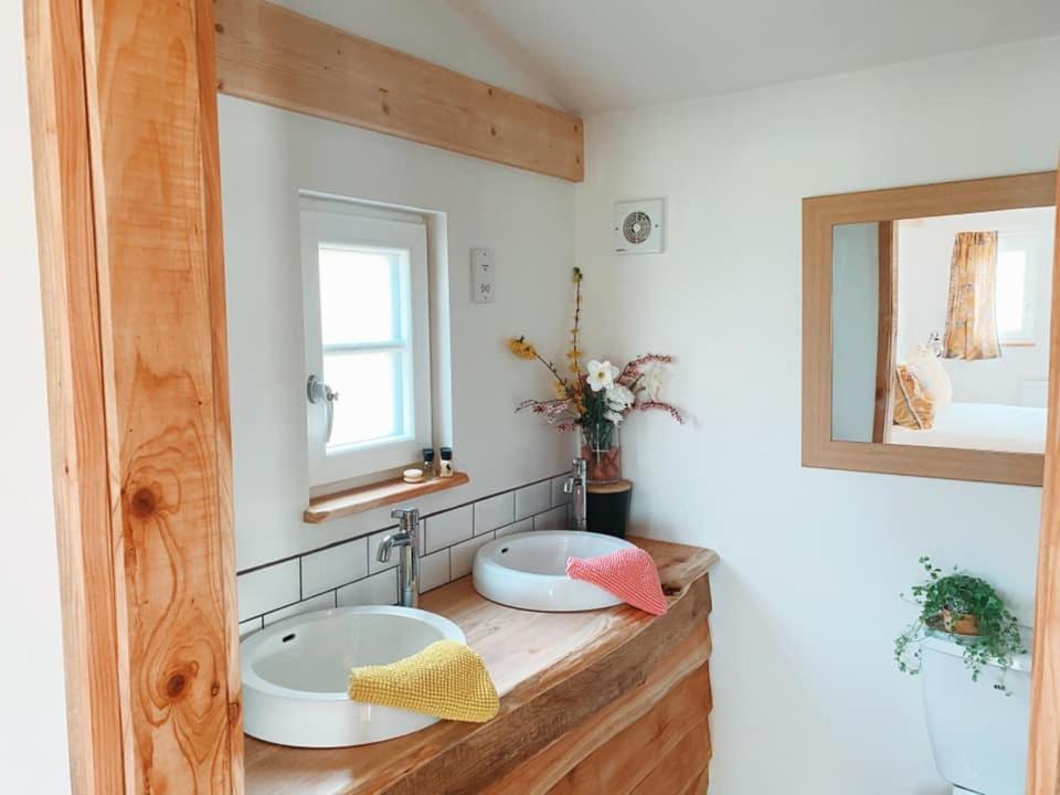 The Holford Arms Chalets And Glamping Hotel Didmarton Eksteriør billede