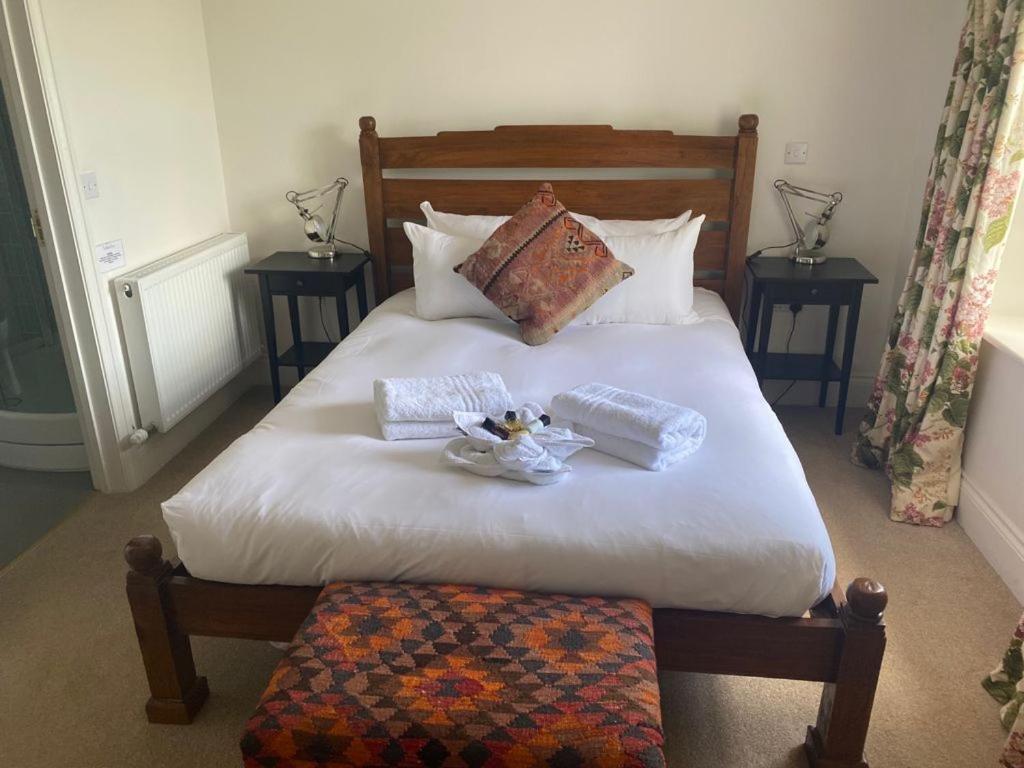 The Holford Arms Chalets And Glamping Hotel Didmarton Eksteriør billede