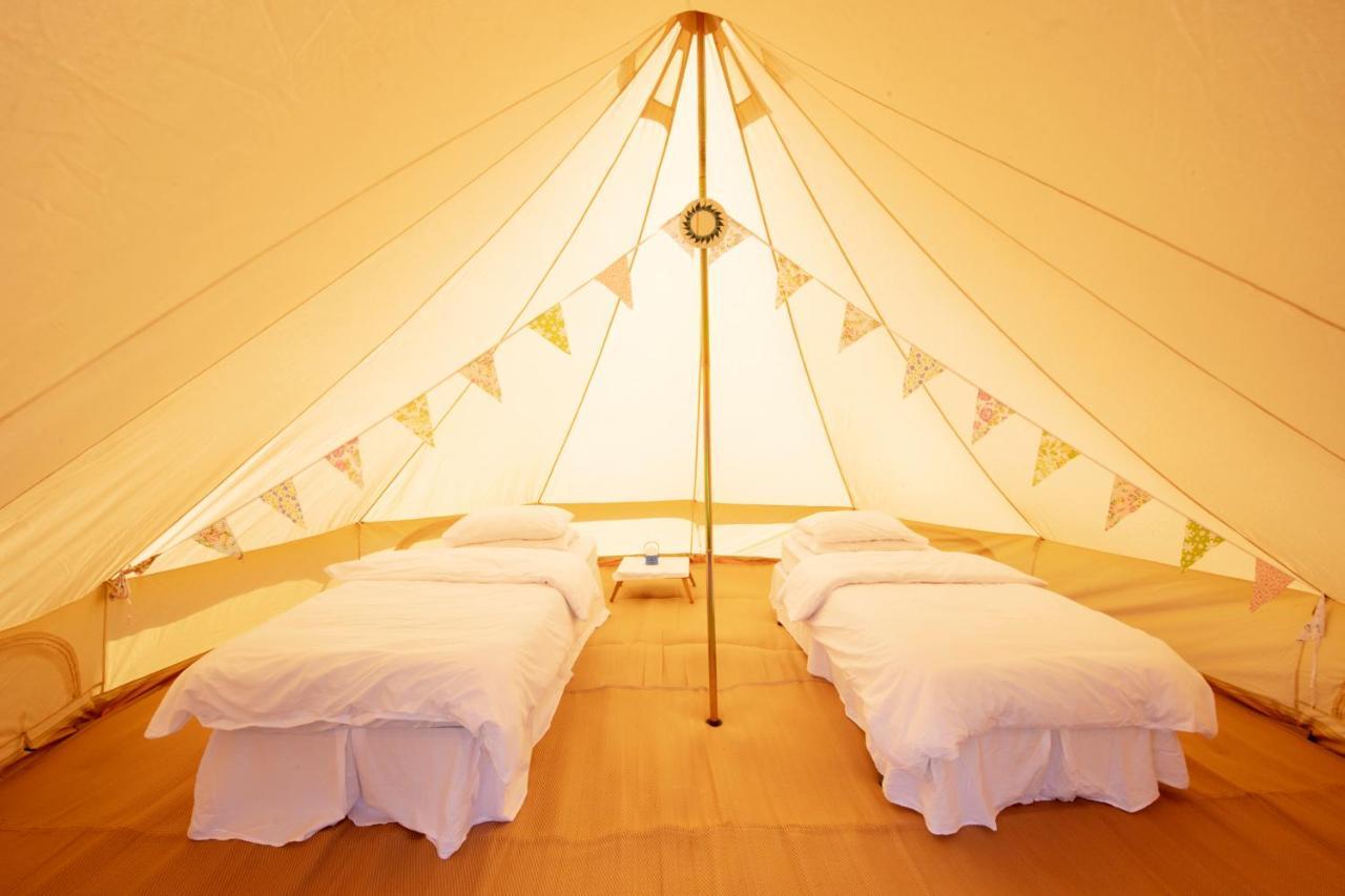 The Holford Arms Chalets And Glamping Hotel Didmarton Eksteriør billede